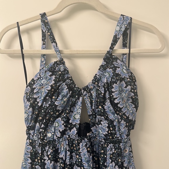 ✨NWT 🏷️ ✨ J. Crew halter dress - Picture 4 of 8